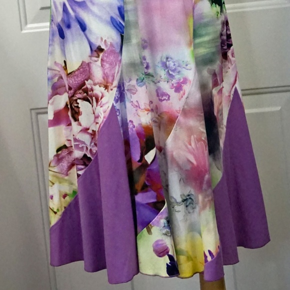 SHORT SLEEVE FLORAL DRESS FLARED SKIRT STRETCH - Picture 8 of 8